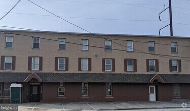 Building Photo - 3572 Lincoln Hwy E