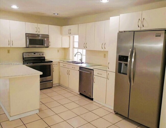Building Photo - 15591 SW 45th Terrace