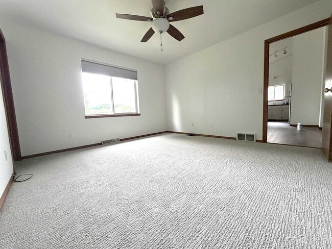 Building Photo - 1217 Glacier Hill Dr