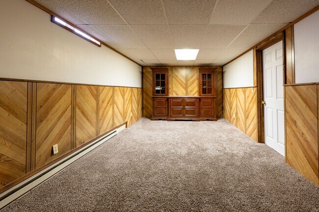 Building Photo - 4 BED 2 BATH HOME WITH BONUS ROOM IN IDAHO...