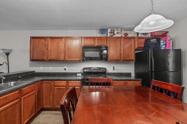 Building Photo - 5010 Banister Loop