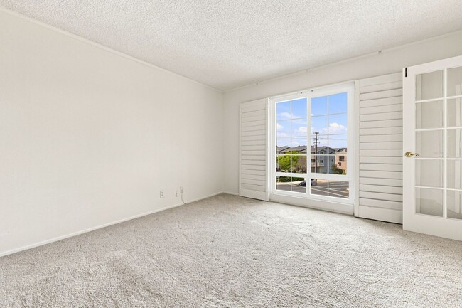 Building Photo - 300 Cagney Ln