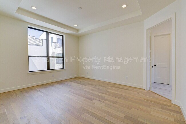 Building Photo - 1803 Dunlavy St