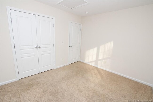 Building Photo - 421 Hamlet Park Dr