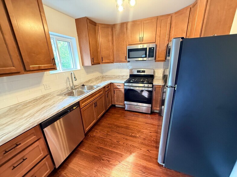 Building Photo - 6620 Barr St