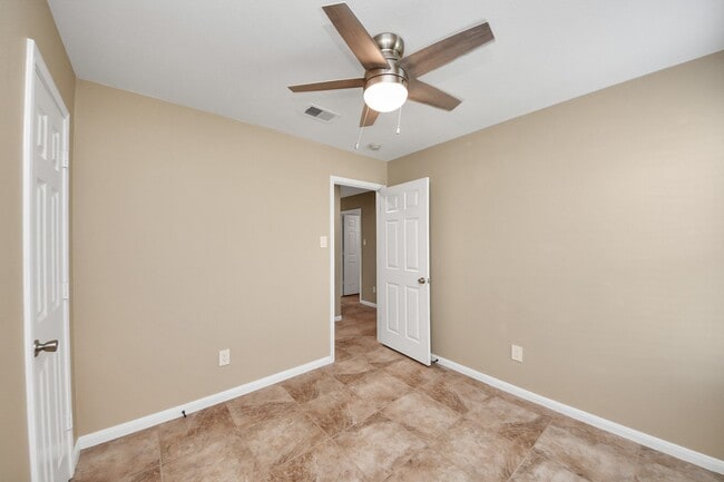 Building Photo - 4106 Falling Trace Ln