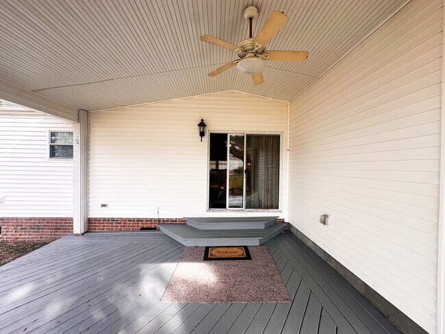 Building Photo - 5 Bedroom Beach House