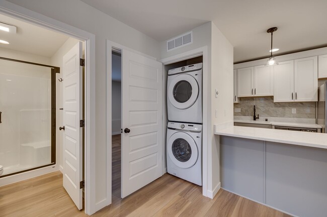 Building Photo - Brand New 1 Bedroom on Martha Lake!