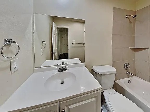Building Photo - 8562 Chaletford Dr