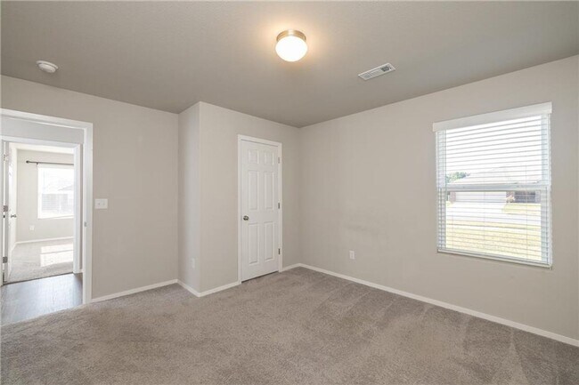 Building Photo - 2701 Bauer St