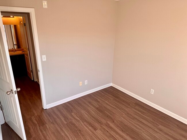 Building Photo - 9966 Branley Oak Dr