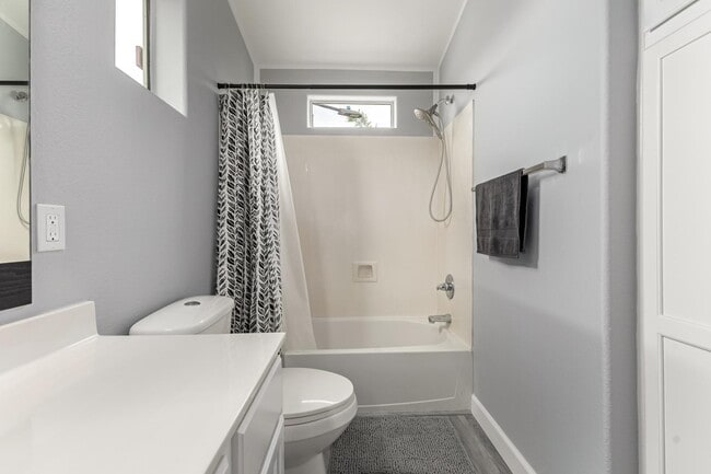 Building Photo - 1350 S Greenfield Rd