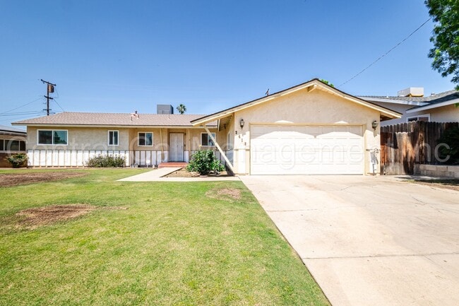 Primary Photo - 3 Bedroom, 2 Bath Home Near Bakersfield Co...