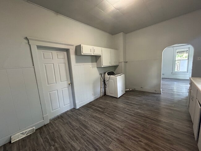 Building Photo - 35 Lake-