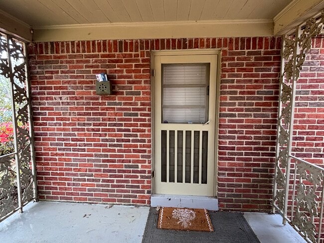 Building Photo - 3659 Highland Park Pl