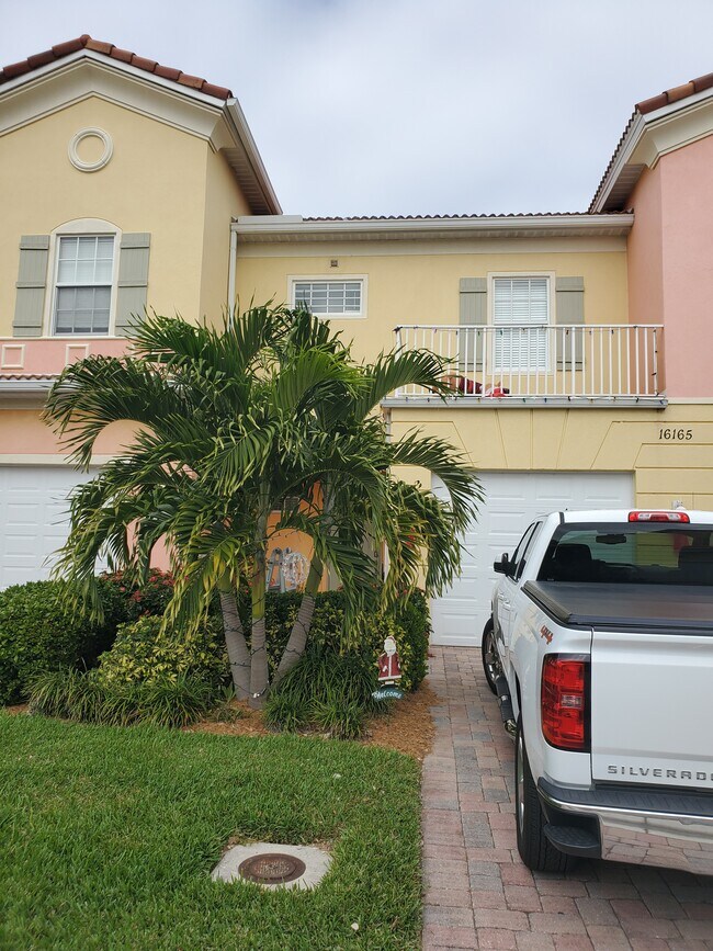 Building Photo - 16165 Via Solera Cir