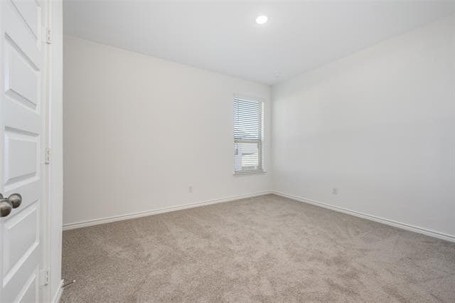 Building Photo - 405 Saddle Ln