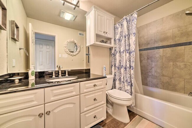 Building Photo - 15425 Fortuna Bay Dr