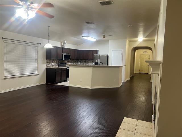 Building Photo - 6949 Sylvan Meadows Dr