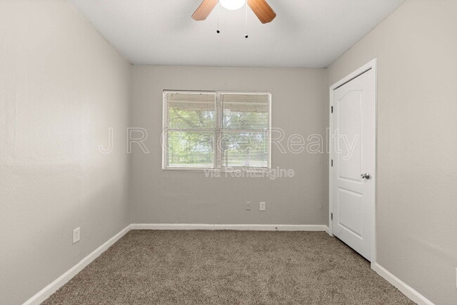 Building Photo - 4404 Pecan Ln