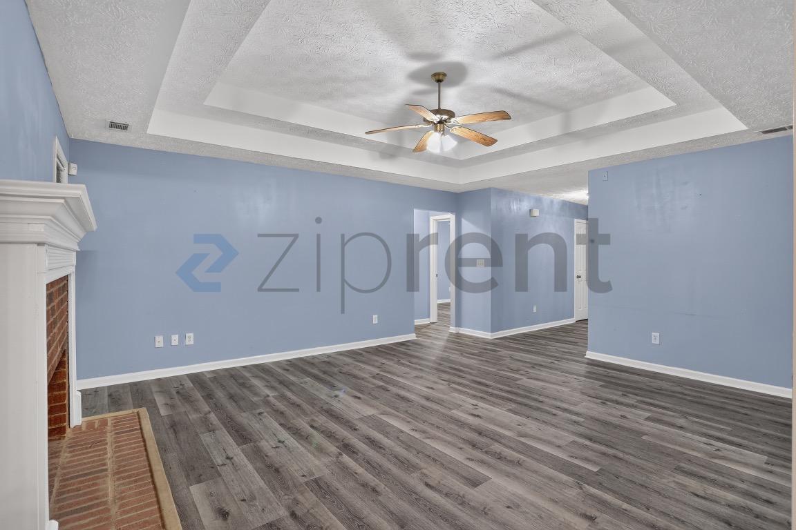 Building Photo - Unit