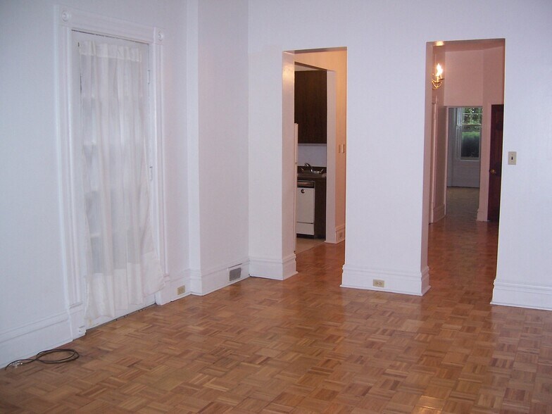 Building Photo - 5431 Howe St