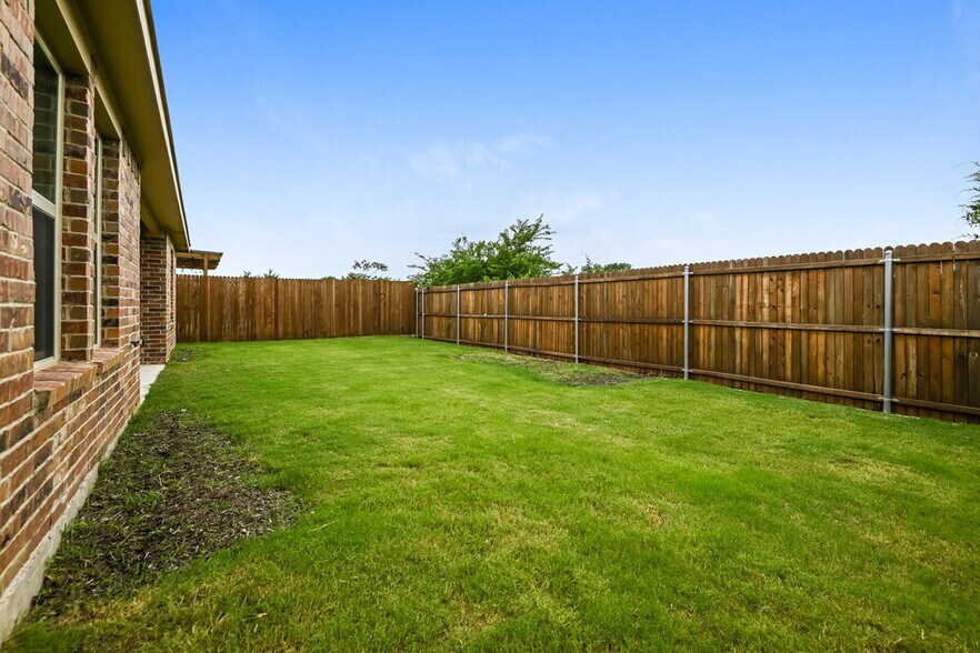 Building Photo - 2618 Saldana Dr