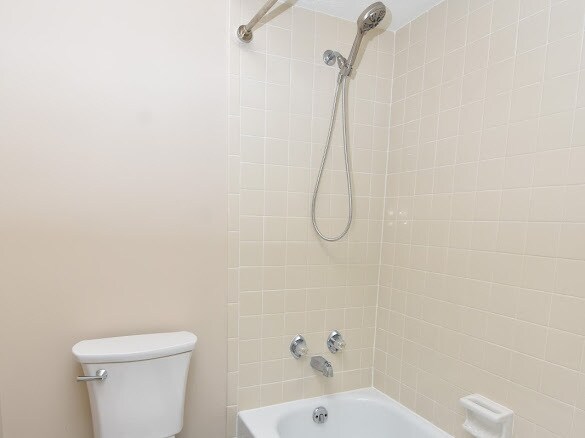 Building Photo - 562 Tusculum Ave
