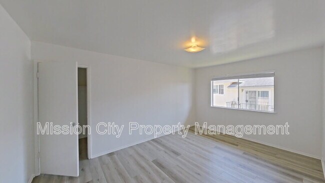 Building Photo - 7580 Cathedral Oaks Rd