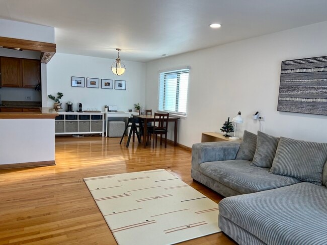 Building Photo - 1108 Castilian Ct