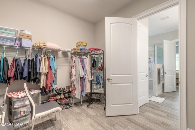 Building Photo - 205 Cyan Ave