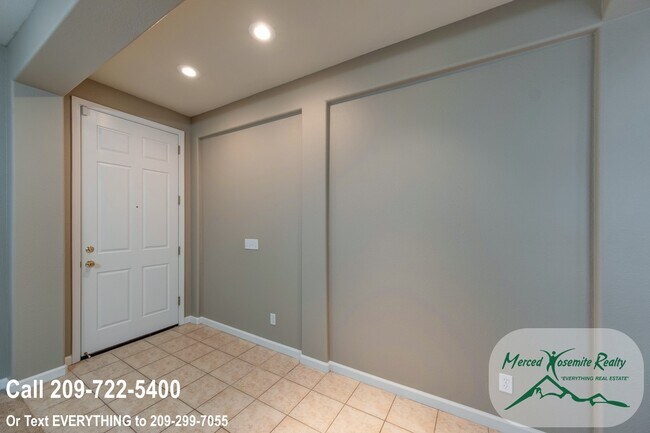 Building Photo - 3841 Tern Ct