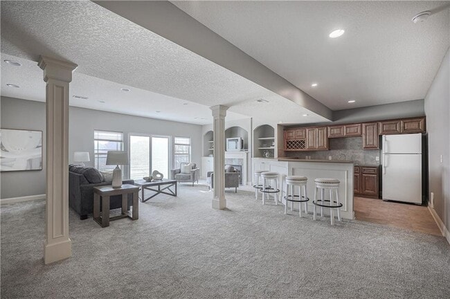 Building Photo - 5029 Woodstock Ct