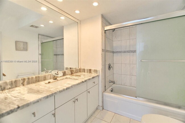 Building Photo - 2715 N Ocean Blvd
