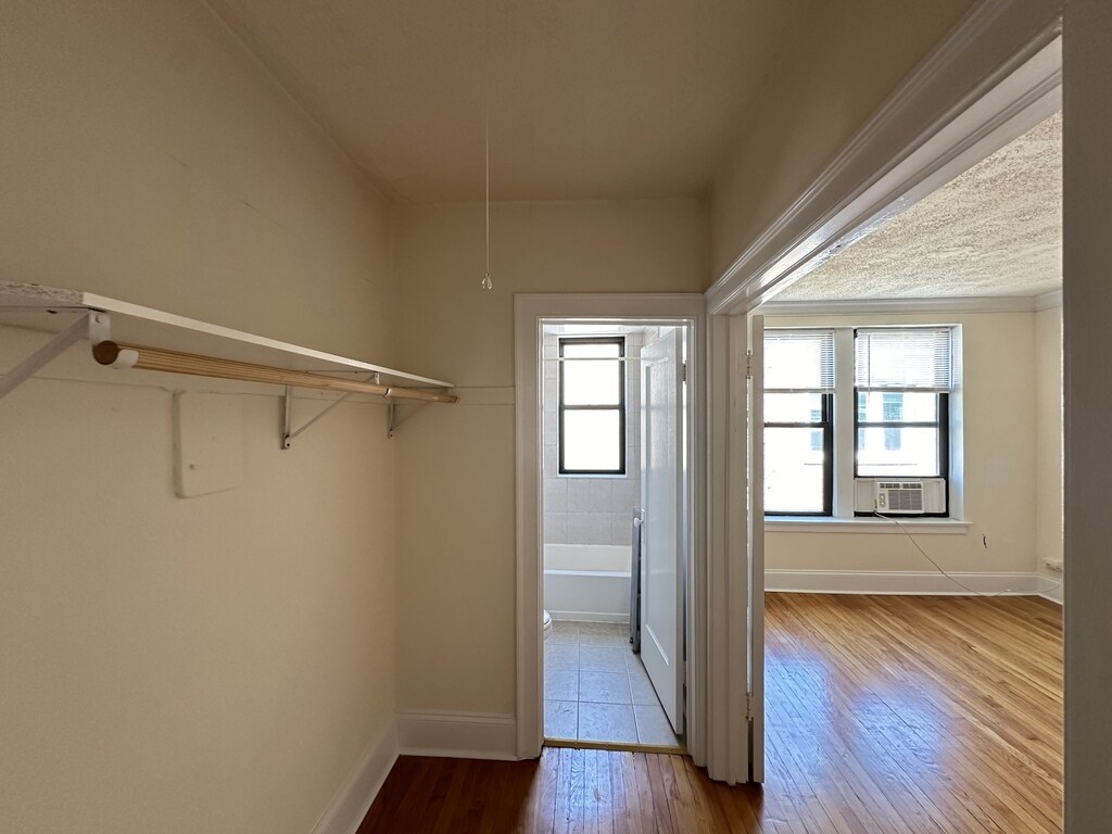 Building Photo - 2737 N Spaulding Ave