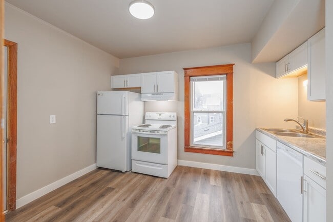 Building Photo - 23 6th St