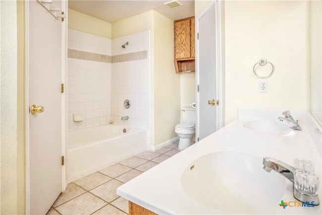Building Photo - 4501 Embers Dr