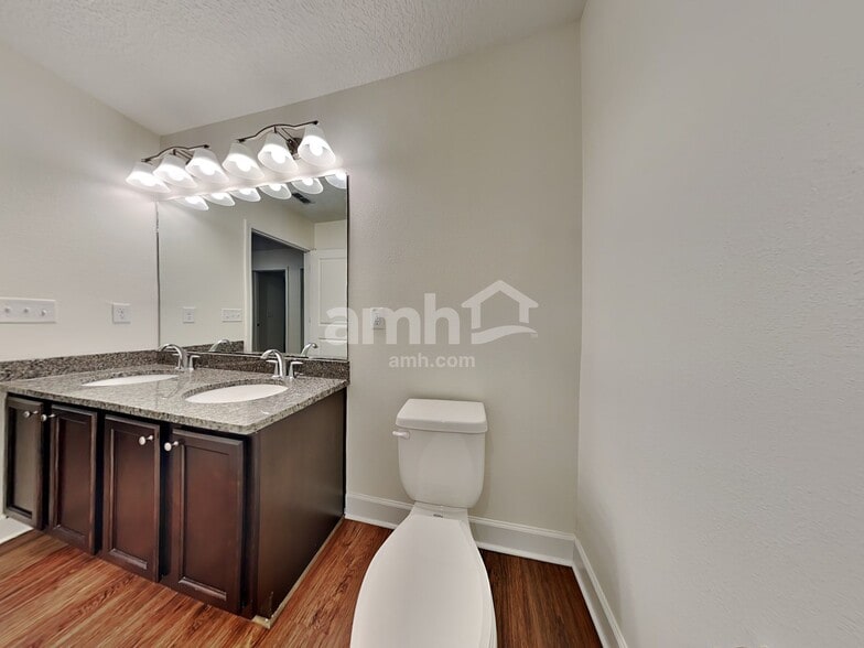 Building Photo - 646 Welcome Home Dr