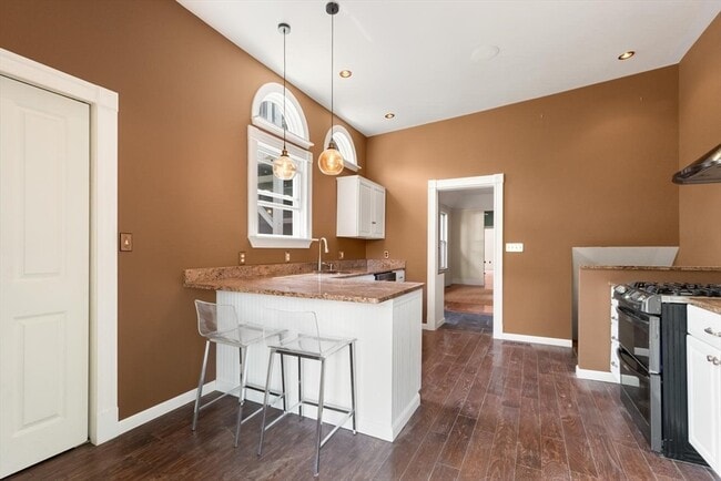 Building Photo - 58 G St
