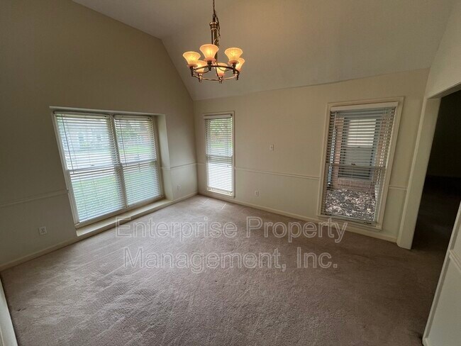 Building Photo - 10178 Sterling Ridge Dr