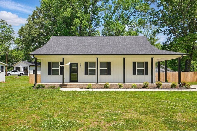 Primary Photo - Mount Holly 3 Bedroom Ranch w/ Fenced in B...