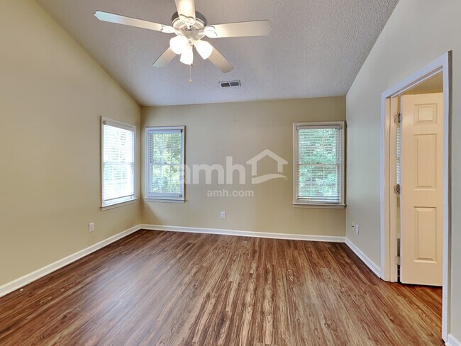 Building Photo - 9308 Leslieshire Dr