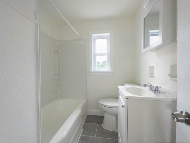 Bathroom | Cedar Knoll - Cedar Knoll