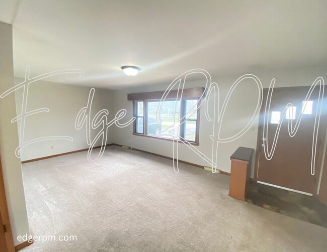 Building Photo - Now Available – Cozy 3 Bed / 2 Bath Ranch!