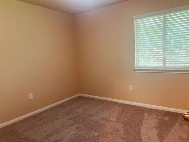 Building Photo - 406 Parkside Dr