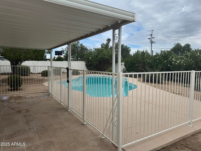 Building Photo - 14225 N 39th Way