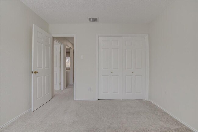 Building Photo - 10002 Talleyran Dr