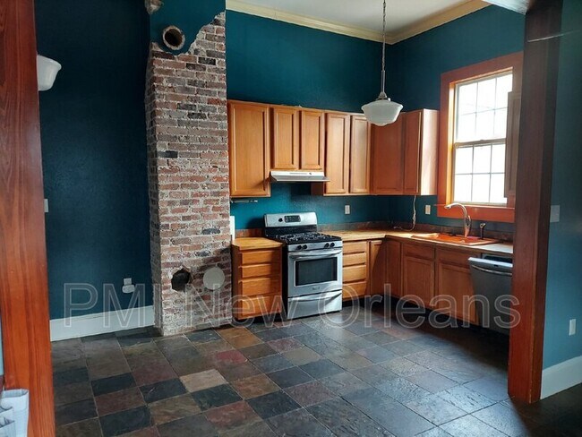Building Photo - 612 Lafayette St