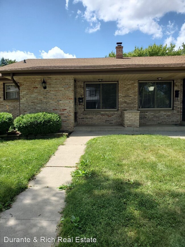Primary Photo - 3 br, 2 bath House - 5007 N 106th St
