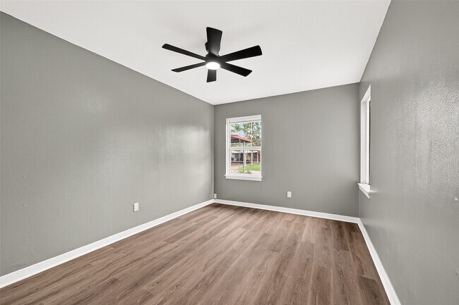 Building Photo - 8666 Candy St